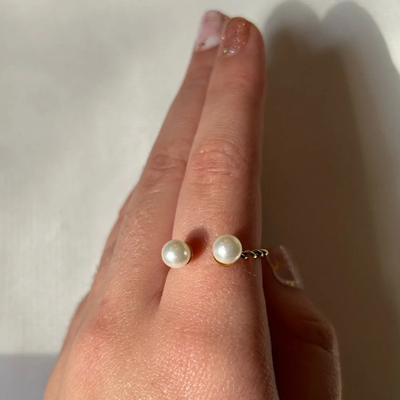 3/$20 Gold Tone Hoop Abstract Designed Double Open Pearl Ring Size 7 - Picture 1 of 4